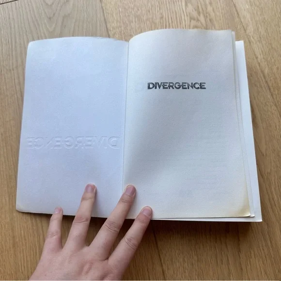 DIVERGENCE PAR VERONICA ROTH TOME 1 - Picture 6 of 8